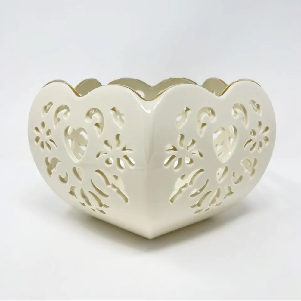 Lenox Eternal Hearts Pierced Round Candy Bowl Scalloped Trim - 24k Gold Large - Picture 1 of 11
